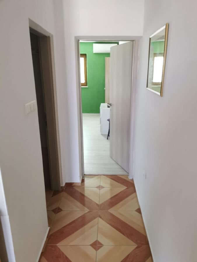 Guarda Alla Vita Njivice Ngoại thất bức ảnh