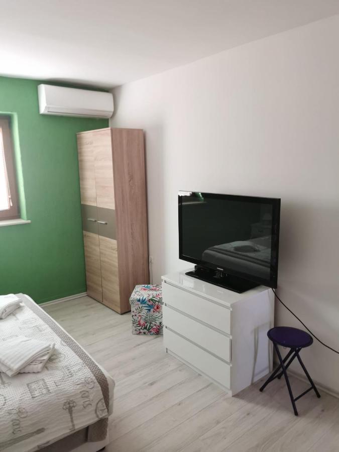 Guarda Alla Vita Njivice Ngoại thất bức ảnh