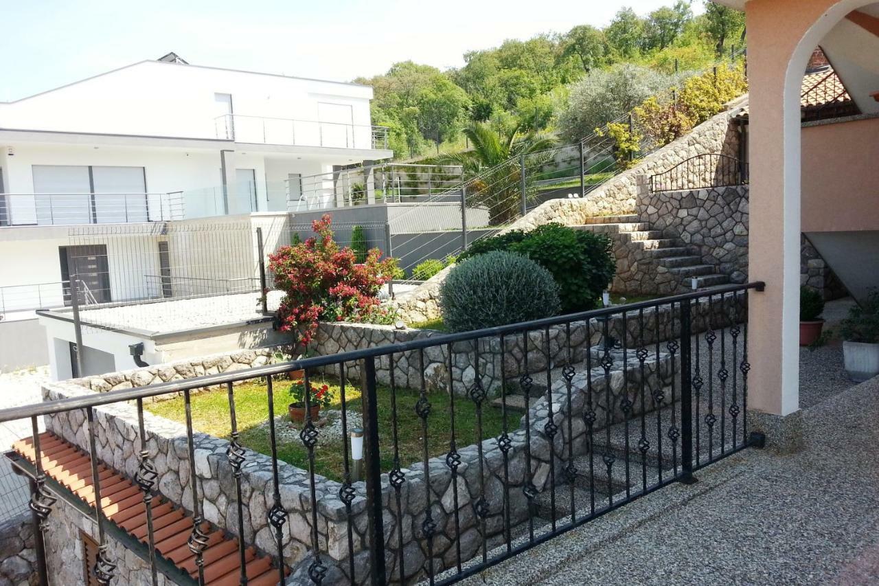 Guarda Alla Vita Njivice Ngoại thất bức ảnh