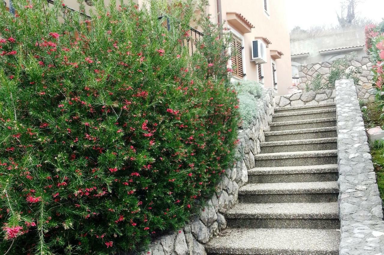 Guarda Alla Vita Njivice Ngoại thất bức ảnh