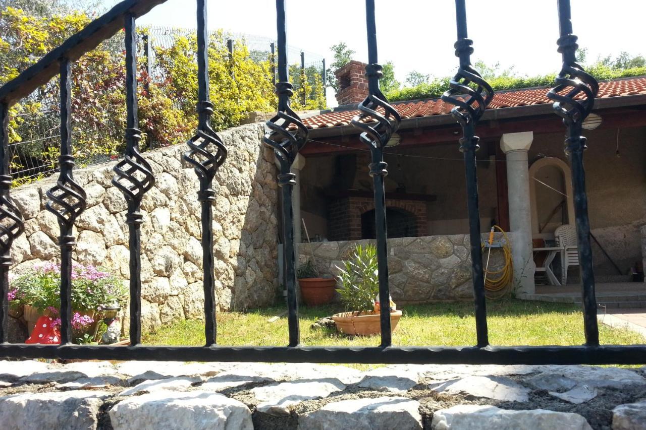 Guarda Alla Vita Njivice Ngoại thất bức ảnh